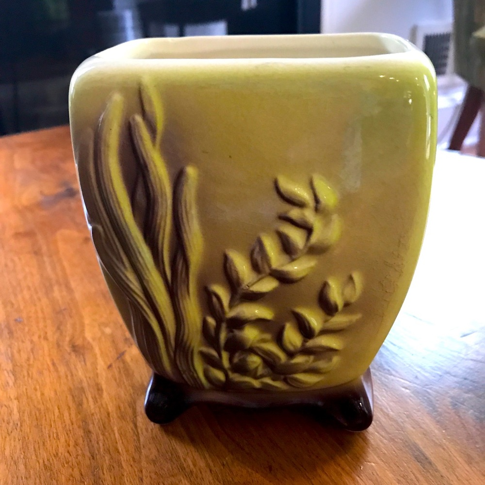 Vintage Mid-Century Pottery Royal Copley Beautiful & Rare Vase